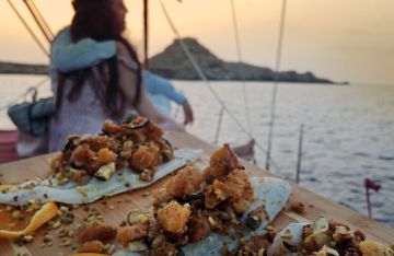 Organizza una
romantica cena
in barca